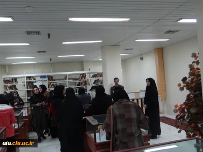 بازدید از کتابخانه مرکزی به مناسبت هفته کتاب وکتابخوانی