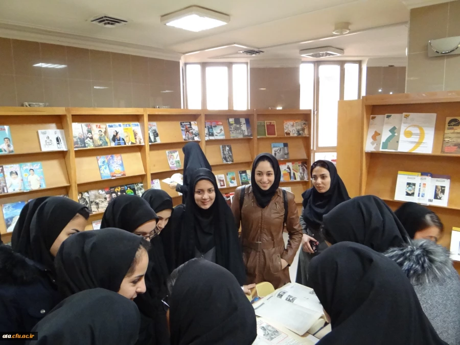 بازدید از کتابخانه مرکزی به مناسبت هفته کتاب وکتابخوانی 5