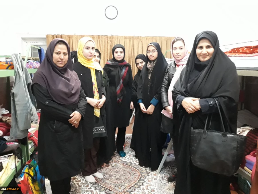 حضور سرپرست پردیس لحظاتی پس از زمین لرزه در سرای دانشجویی 2