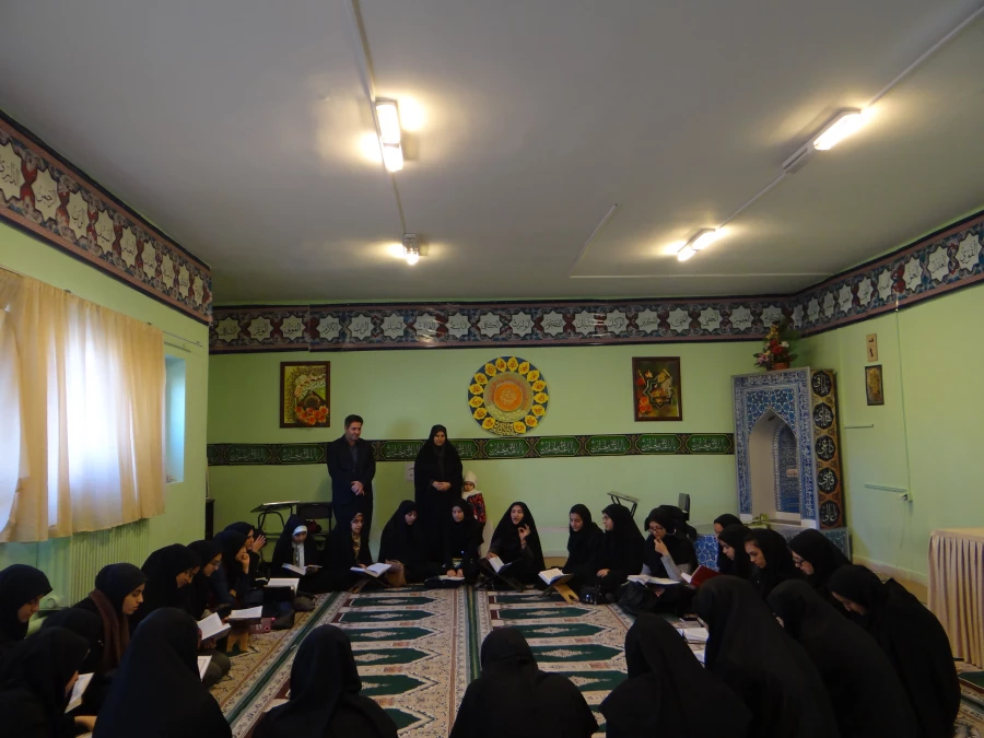 بازدید دکتر محمود لو ودکتر پایز از روند اجرایی کارگاه آموزش قرائت قرآن در کلاسهای فرهنگی 4