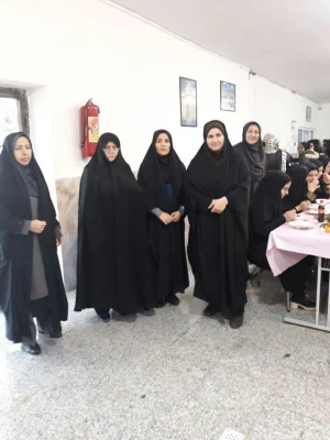 حضور صمیمانه دکتر پایز سرپرست پردیس علامه طباطبایی به همراه مسئولین پردیس در ضیافت دانشجویان به مناسبت روز دانشجو 5