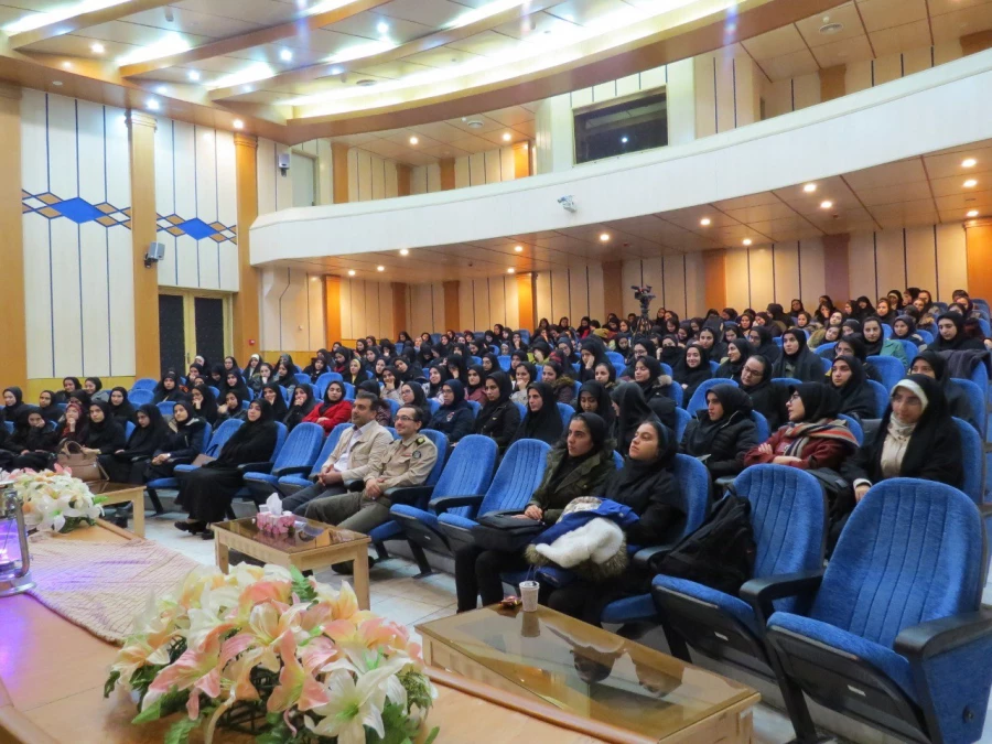 بازدید دانشجویان از موزه فرهنگی وحفظ ارزشهای دفاع مقدس استان 3