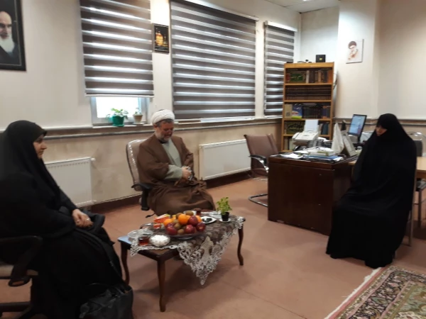 حضور دکتر پایز سرپرست پردیس علامه طباطبایی ارومیه در حوزه علمیه الزهراء به مناسبت روز وحدت حوزه و دانشگاه 2