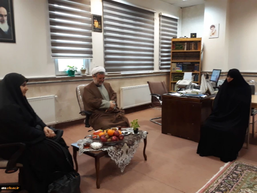 حضور دکتر پایز سرپرست پردیس علامه طباطبایی ارومیه در حوزه علمیه الزهراء به مناسبت روز وحدت حوزه و دانشگاه 2