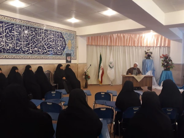 حضور دکتر پایز سرپرست پردیس علامه طباطبایی ارومیه در حوزه علمیه الزهراء به مناسبت روز وحدت حوزه و دانشگاه 3