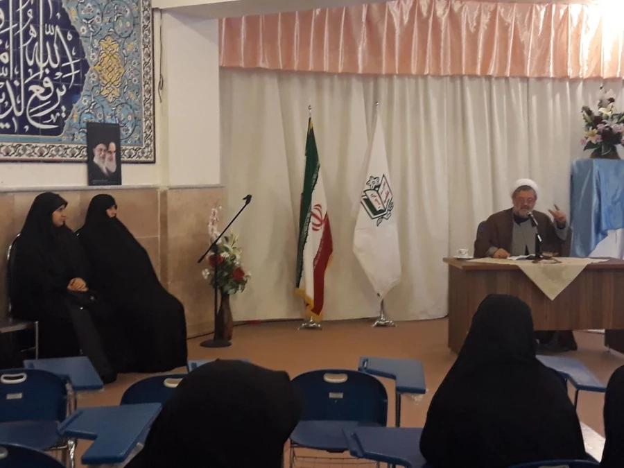 حضور دکتر پایز سرپرست پردیس علامه طباطبایی ارومیه در حوزه علمیه الزهراء به مناسبت روز وحدت حوزه و دانشگاه 4