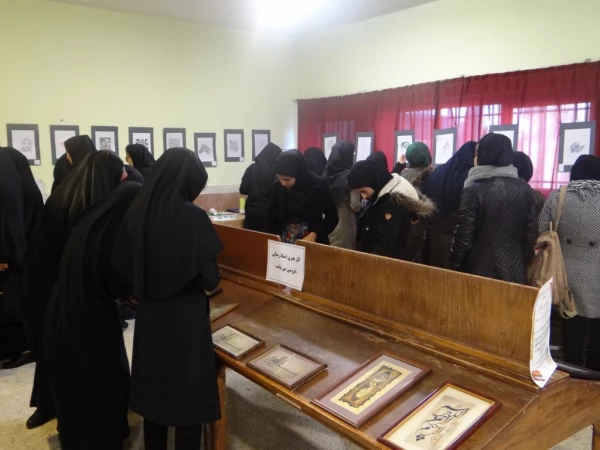 برگزاری نمایشگاه دست سازه های کمک آموزشی به مناسبت هفته پژوهش در پردیس علامه طباطبایی ارومیه 9