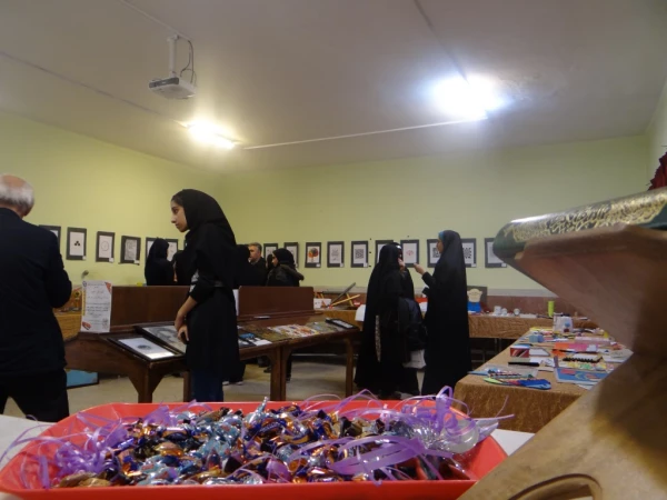 برگزاری نمایشگاه دست سازه های کمک آموزشی به مناسبت هفته پژوهش در پردیس علامه طباطبایی ارومیه 20