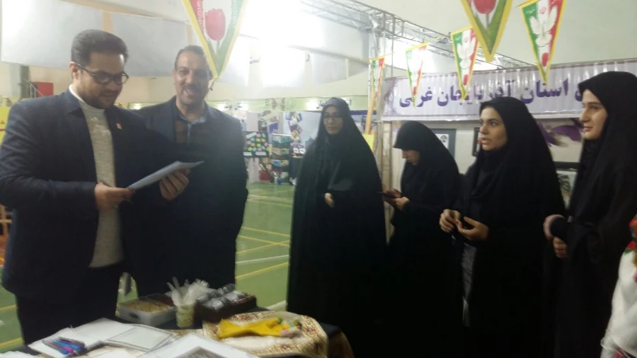 گزارش تصویری از غرفه فرهنگی و حضور دانشجومعلمان پردیس علامه طباطبایی ارومیه در جشنواره رویش در مشهد مقدس 4