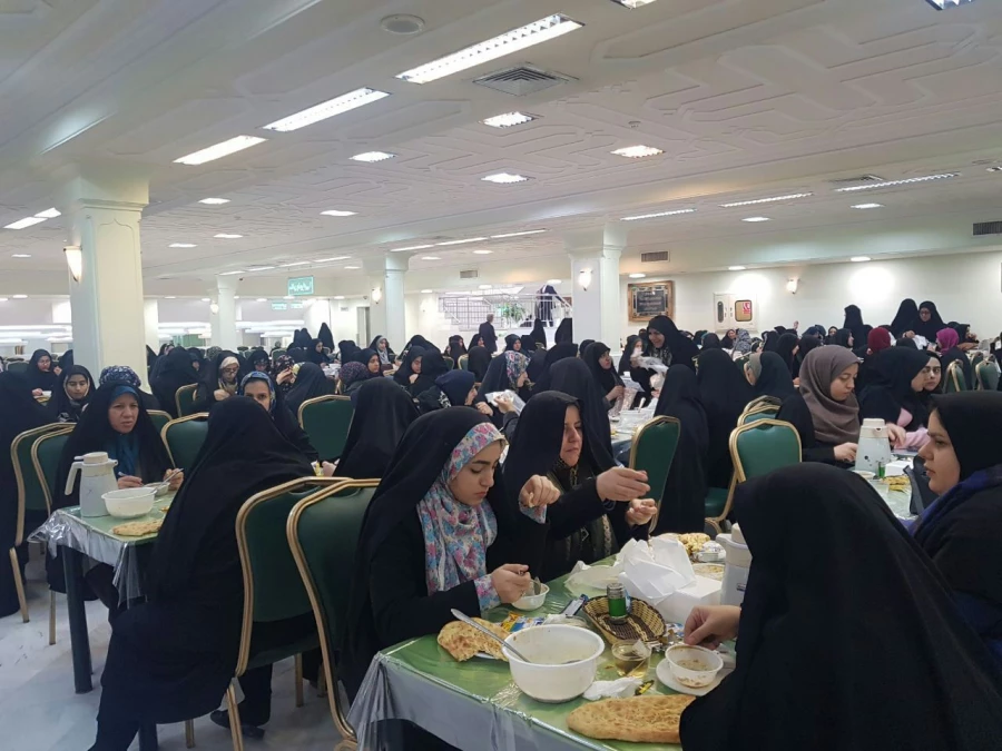 گزارش تصویری از غرفه فرهنگی و حضور دانشجومعلمان پردیس علامه طباطبایی ارومیه در جشنواره رویش در مشهد مقدس 10