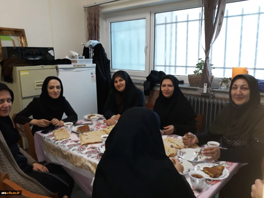 صرف صبحانه کاری در پردیس علامه طباطبایی ارومیه جهت شاداب سازی محیط دانشگاه و ایجاد انگیزه بین کارکنان پردیس 2