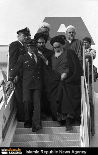 12 بهمن سالروز  ورود امام خمینی بنیانگذار کبیر انقلاب اسلامی به میهن اسلامی وآغاز دهه فجر مبارک باد 2