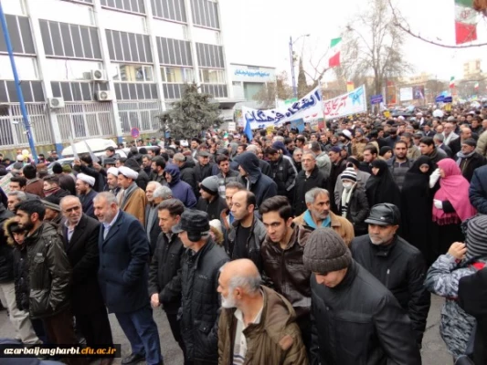 شرکت گسترده مسئولین، اساتید و کارکنان دانشگاه فرهنگیان استان آذربایجان غربی در راهپیمایی 22 بهمن سال 97 2