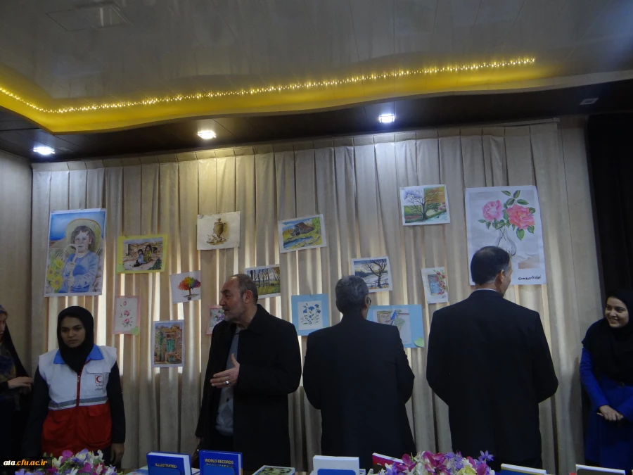 برگزاری نمایشگاه کتاب و آثار هنری به مناسبت گرامیداشت سالروز ولادت صدیقه کبری حضرت فاطمه الزهرا (س) در پردیس علامه طباطبایی ارومیه 2