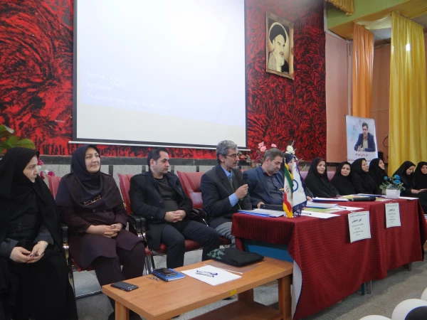 جلسه پرسش و پاسخ دانشجومعلمان و مسئولین پردیس علامه طباطبایی ارومیه با حضور دکتر محمودلو سرپرست امور پردیس های استان آذربایجان غربی و دکتر پایز سرپرست پردیس علامه طباطبایی ارومیه برگزار گردید 3