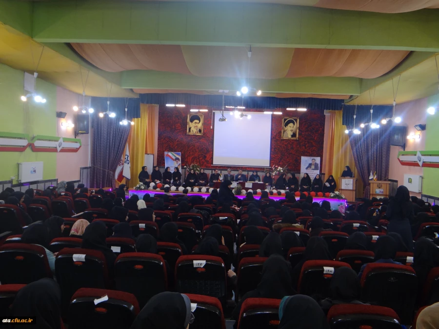 جلسه پرسش و پاسخ دانشجومعلمان و مسئولین پردیس علامه طباطبایی ارومیه با حضور دکتر محمودلو سرپرست امور پردیس های استان آذربایجان غربی و دکتر پایز سرپرست پردیس علامه طباطبایی ارومیه برگزار گردید 4