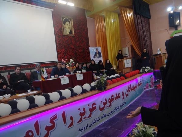 جلسه پرسش و پاسخ دانشجومعلمان و مسئولین پردیس علامه طباطبایی ارومیه با حضور دکتر محمودلو سرپرست امور پردیس های استان آذربایجان غربی و دکتر پایز سرپرست پردیس علامه طباطبایی ارومیه برگزار گردید 7