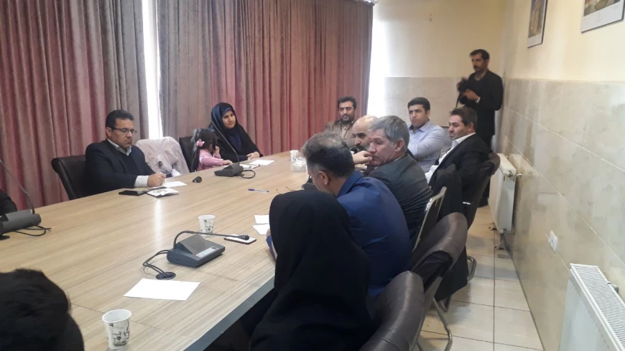 تجلیل دکتر بهادری نماینده محترم مردم شریف ارومیه در مجلس شورای اسلامی از نفرات برتر کنکور سراسری سال 97 با حضور دکتر محمودلو سرپرست امور پردیس های استان آذربایجان غربی و دکتر پایز سرپرست پردیس علامه طباطبایی ارومیه 6