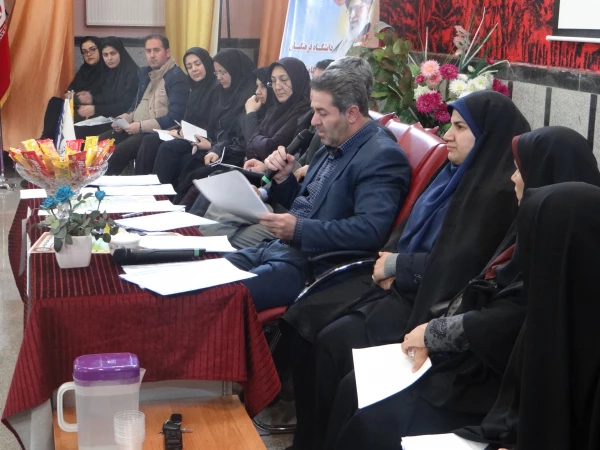 گزارش اهم برنامه های اجرا شده در پردیس علامه طباطبایی ارومیه به مناسبت دهه ی سرآمدی آموزش 8