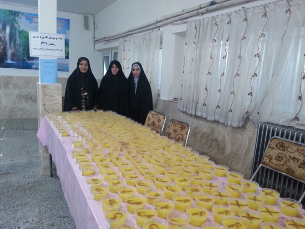 پخت و توزیع شله زرد نذری برای سلامتی و تعجیل در ظهور امام زمان (عج) به همت کانون فرهنگی مهدویت پردیس علامه طباطبایی ارومیه 2