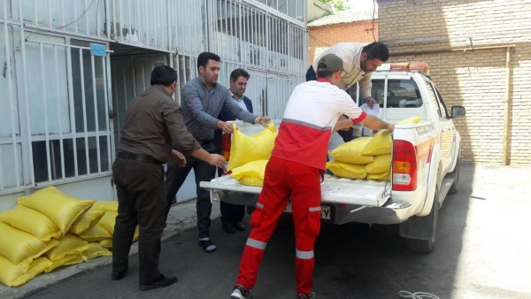 ارسال کمک های غیر نقدی کارکنان، اساتید و دانشجومعلمان پردیس علامه طباطبایی آذربایجان غربی به مناطق سیل زده کشور 2