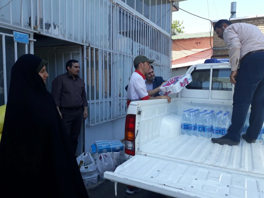 ارسال کمک های غیر نقدی کارکنان، اساتید و دانشجومعلمان پردیس علامه طباطبایی آذربایجان غربی به مناطق سیل زده کشور 6