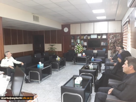 در راستای همکاریهای بین سازمانی و با حضور سرپرست دانشگاه فرهنگیان و فرمانده انتظامی استان آذربایجان غربی :

تفاهمنامه همکاریهای دوجانبه دانشگاه فرهنگیان استان آذربایجان غربی و فرماندهی انتظامی استان آذربایجان غربی مبادله گردید. 2