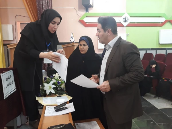 بازدید دکتر محمودلو و هیئت همراه از روند برگزاری امتحانات نیمسال دوم سالتحصیلی 98-97 در پردیس علامه طباطبائی آذربایجان غربی 7