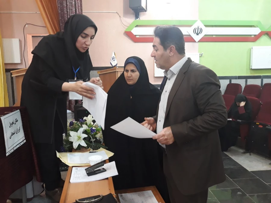 بازدید دکتر محمودلو و هیئت همراه از روند برگزاری امتحانات نیمسال دوم سالتحصیلی 98-97 در پردیس علامه طباطبائی آذربایجان غربی 7