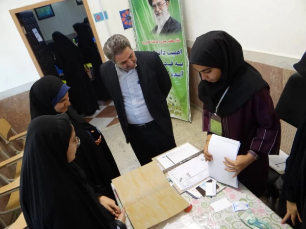 بازدید دکتر محمودلو سرپرست امور پردیس های استان آذربایجان غربی و دکتر پایز سرپرست پردیس علامه طباطبایی ارومیه از فرآیند ثبت نام پذیرفته شدگان آزمون سراسری 1398 در پردیس علامه طباطبایی ارومیه 5