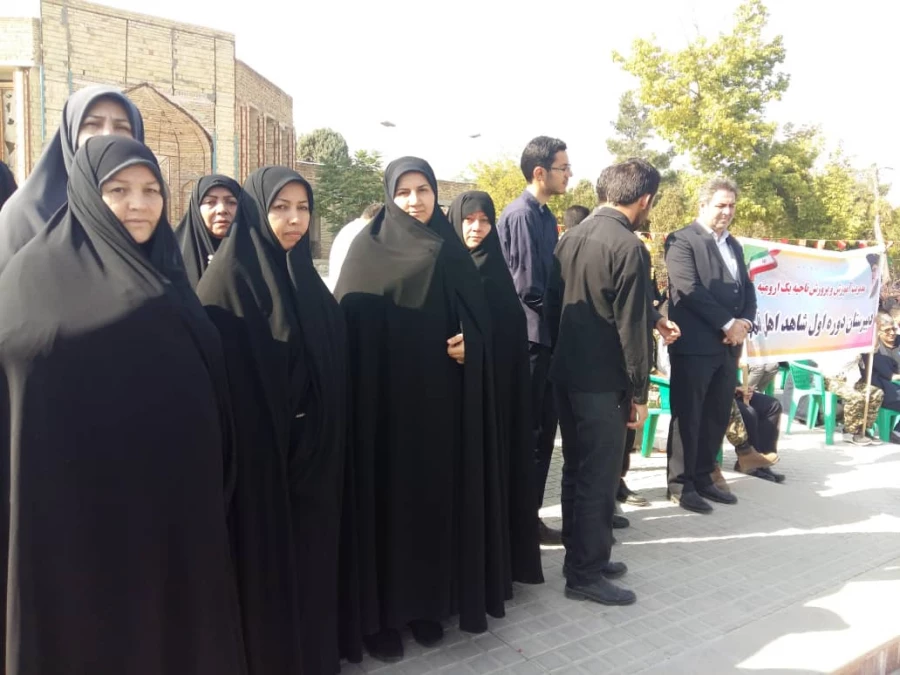 شرکت پرشور کارکنان پردیس علامه طباطبایی ارومیه در مراسم تجدید میثاق با آرمان های والای شهدا و امام راحل با عنوان میهمانی لاله ها 4