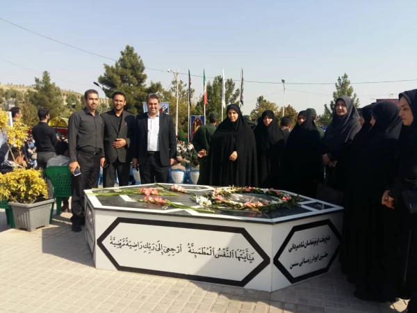 شرکت پرشور کارکنان پردیس علامه طباطبایی ارومیه در مراسم تجدید میثاق با آرمان های والای شهدا و امام راحل با عنوان میهمانی لاله ها 5