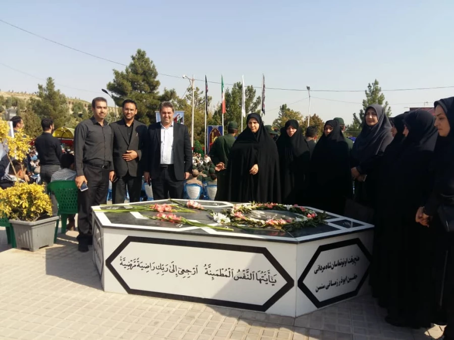 شرکت پرشور کارکنان پردیس علامه طباطبایی ارومیه در مراسم تجدید میثاق با آرمان های والای شهدا و امام راحل با عنوان میهمانی لاله ها 5