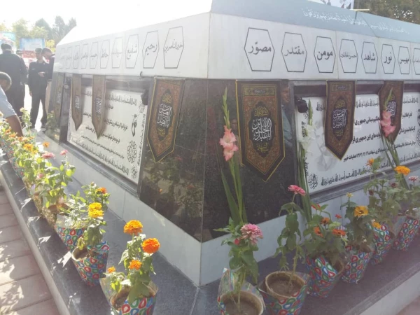 شرکت پرشور کارکنان پردیس علامه طباطبایی ارومیه در مراسم تجدید میثاق با آرمان های والای شهدا و امام راحل با عنوان میهمانی لاله ها 6