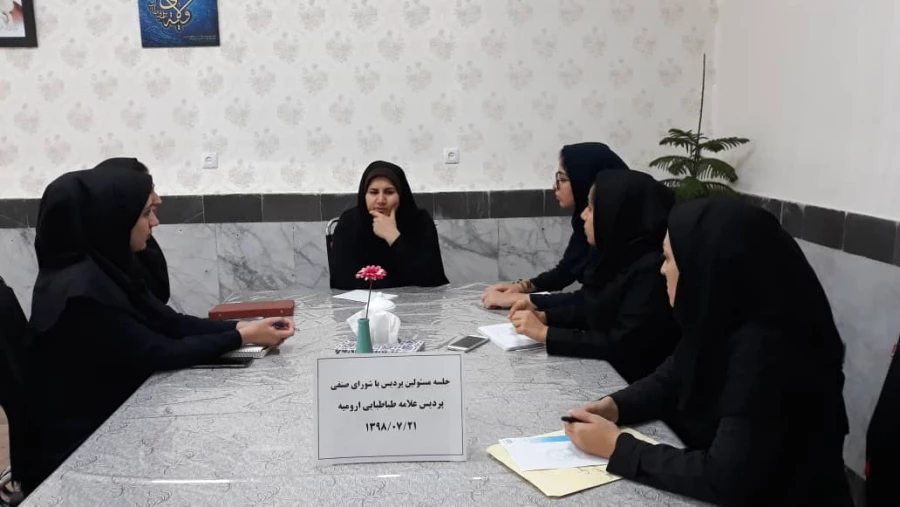 نشست صمیمی مسئولین پردیس علامه طباطبایی ارومیه با شورای صنفی دانشجومعلمان 3