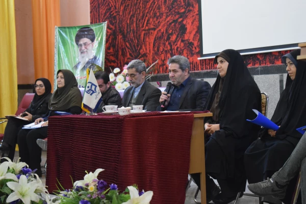 جلسه ی پرسش و پاسخ مسئولین دانشگاه با دانشجومعلمان ورودی 98 2