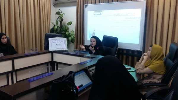 کارگاه آموزشی آشنایی با خدمات کتابخانه ای و روش تحقیق برگزار شد 2