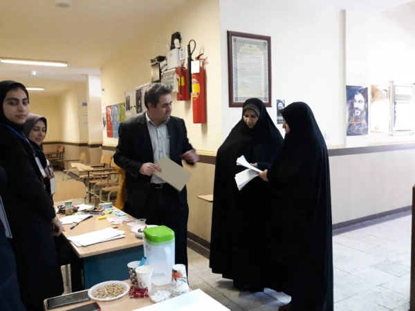 بازدید دکتر محمودلو مدیر امور پردیس های استان و دکتر پایز سرپرست پردیس علامه طباطبایی ارومیه از روند مصاحبه پذیرفته شدگان آزمون استخدامی وزارت آموزش و پرورش در سال 1398 5