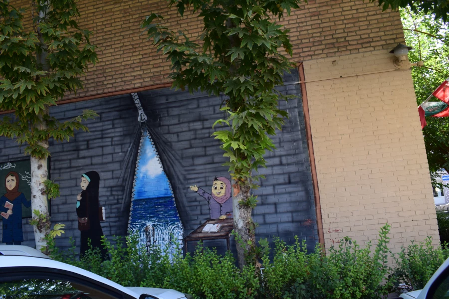 اجرای عملیات زیباسازی محوطه پردیس علامه طباطبایی ارومیه  3